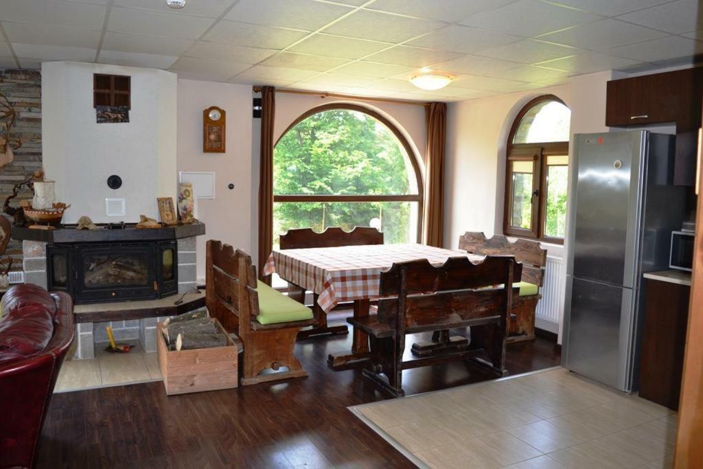 Sichanova Guest House Bruchkovtsi Exterior photo