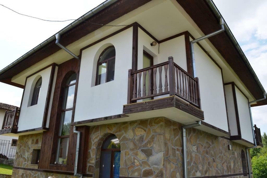Sichanova Guest House Bruchkovtsi Exterior photo