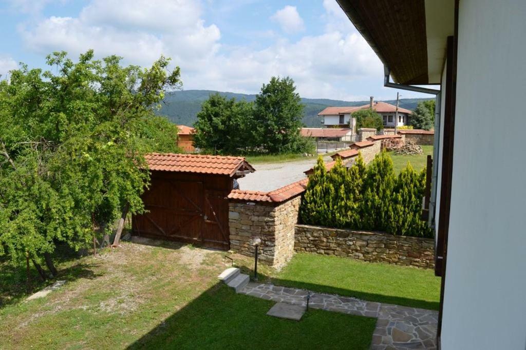 Sichanova Guest House Bruchkovtsi Exterior photo